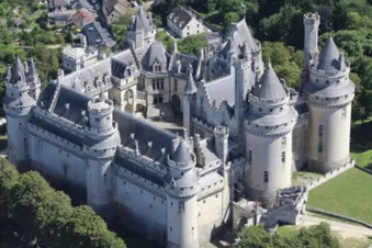 Survol du Château de Pierrefonds