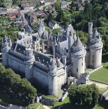 Survol du Château de Pierrefonds