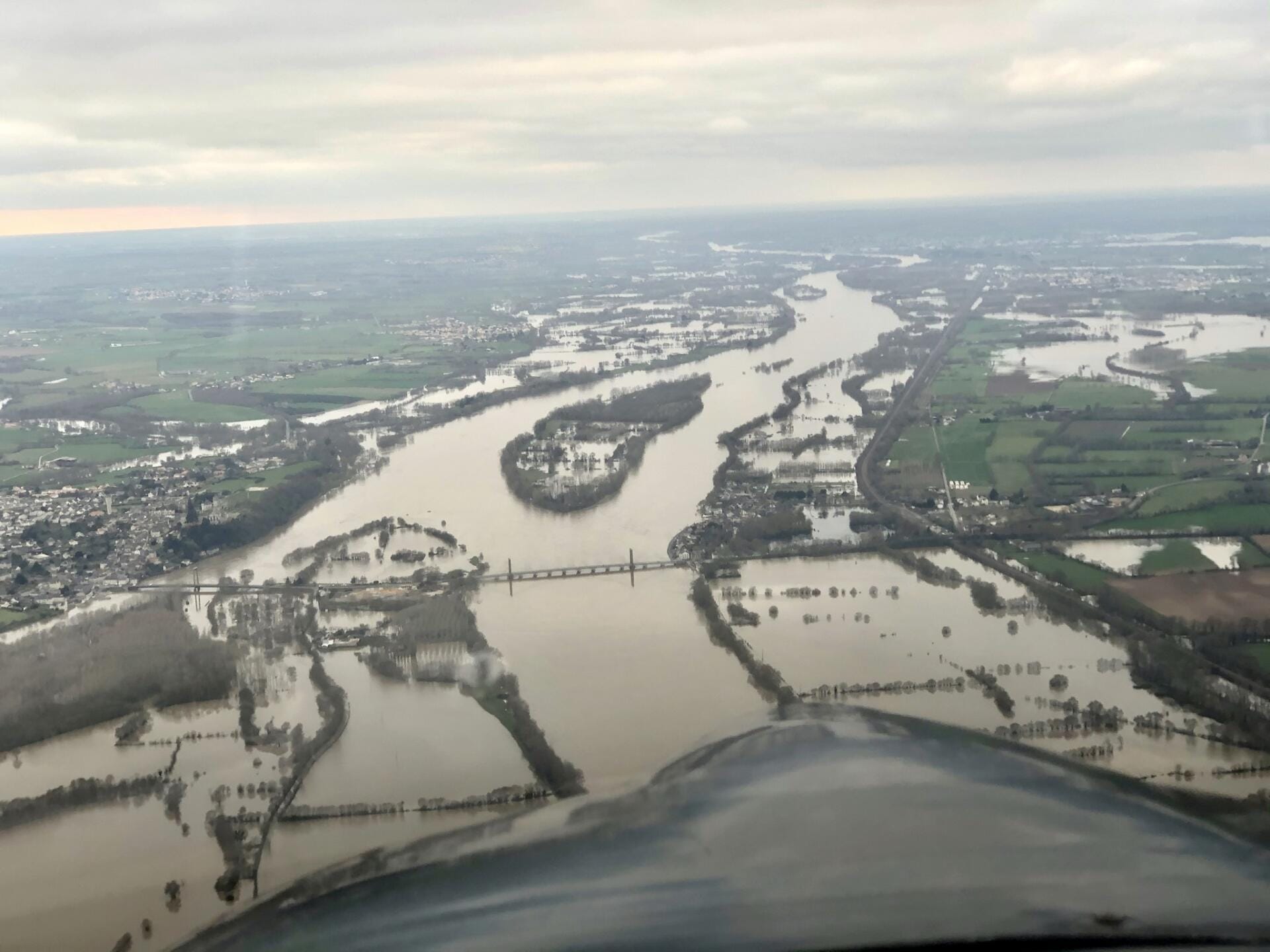 survol de la Loire jusqu'à Bouchemaine