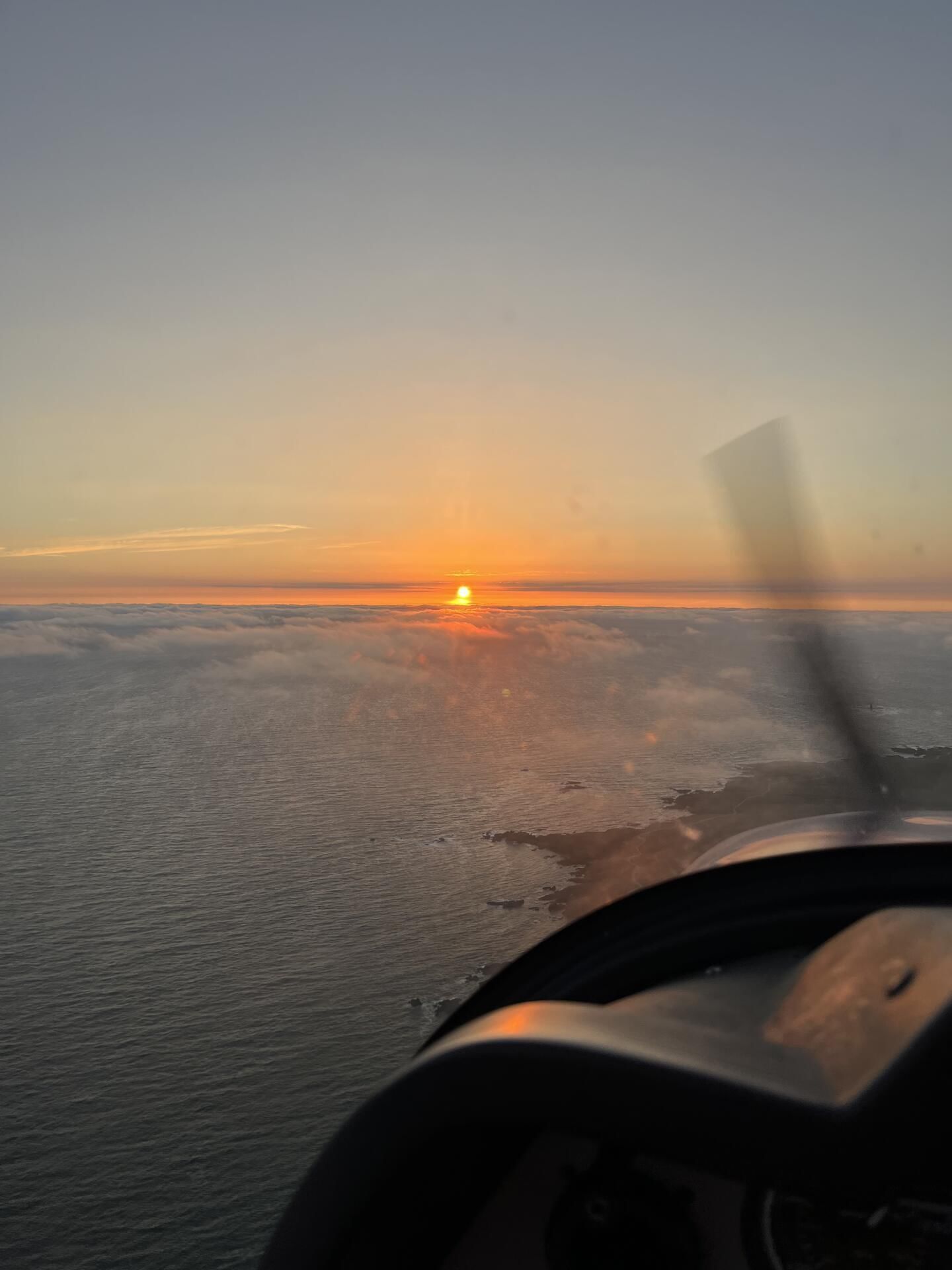 Yeu en or : tour de l'ile au coucher du soleil