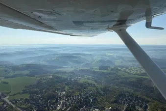 Tagebau und Steinbruch Rundflug mit Cessna 172
