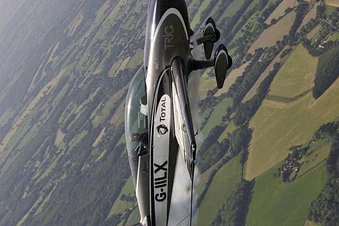 Berkshire: Aerobatics flight with briefing in an Extra 330!