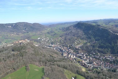 Survol de Salins-les-Bains