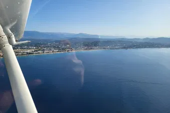 optional lokaler Tagesausflug oder Transfer der Küste entlang