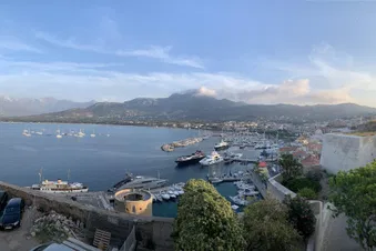 Excursion à la journée vers Calvi (Corse)