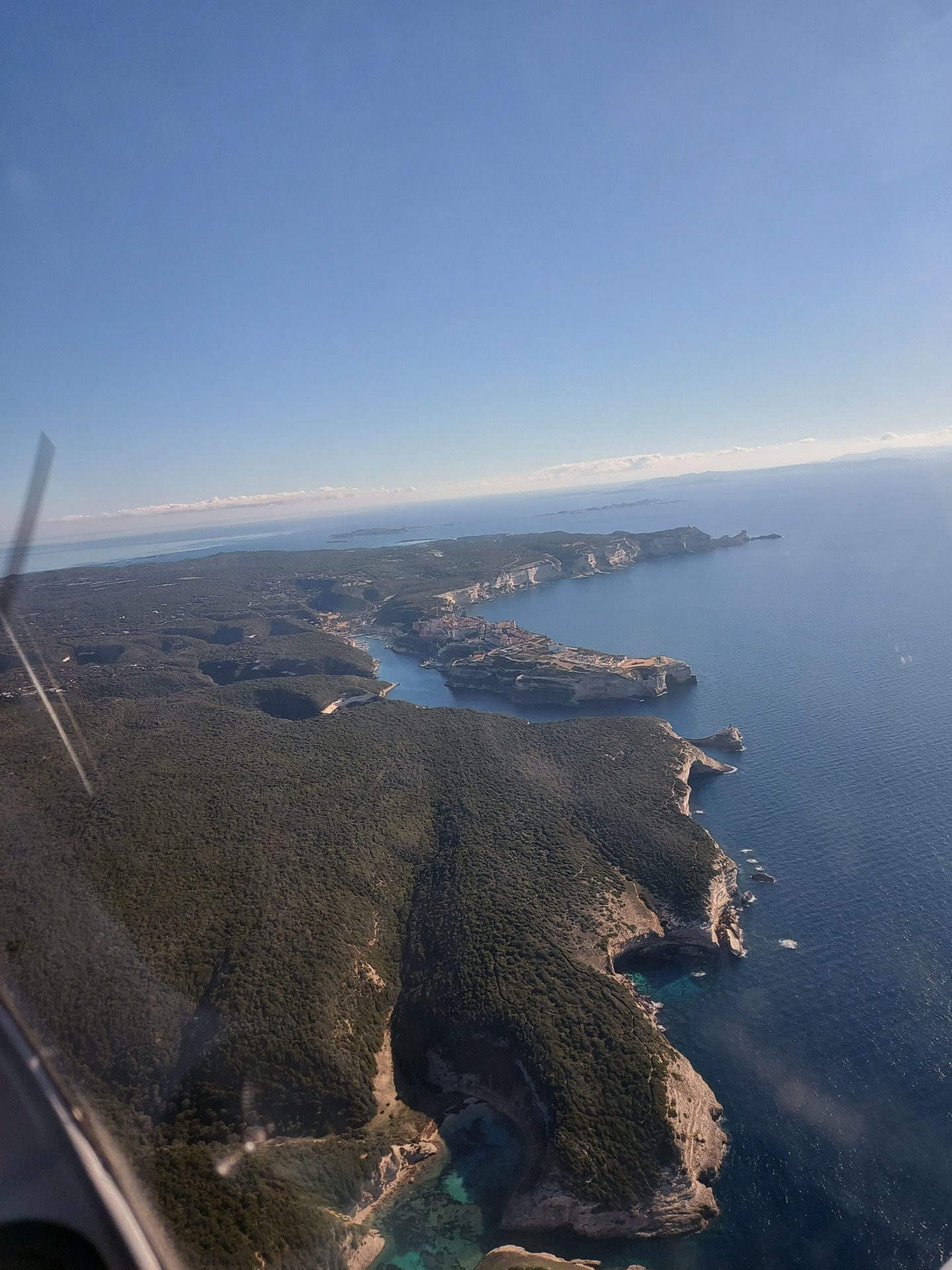 Aiguilles de Bavella-Bonifacio tour du sud de l'île en avion