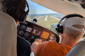 im kurzen Landeanflug auf LOAN | Flughafen Wr.Neustadt Ost