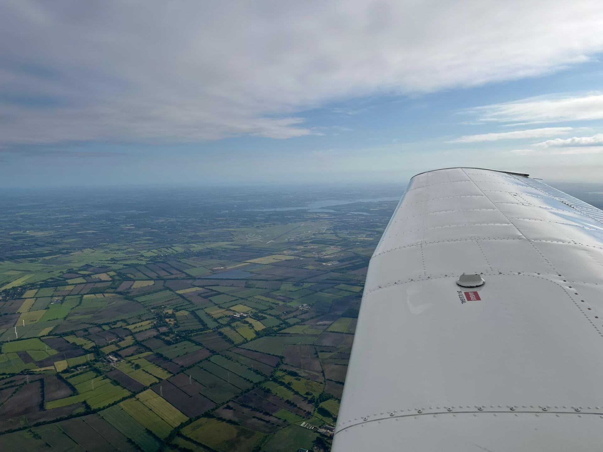 Dein Wunschrundflug über Küste, Seen & Skyline