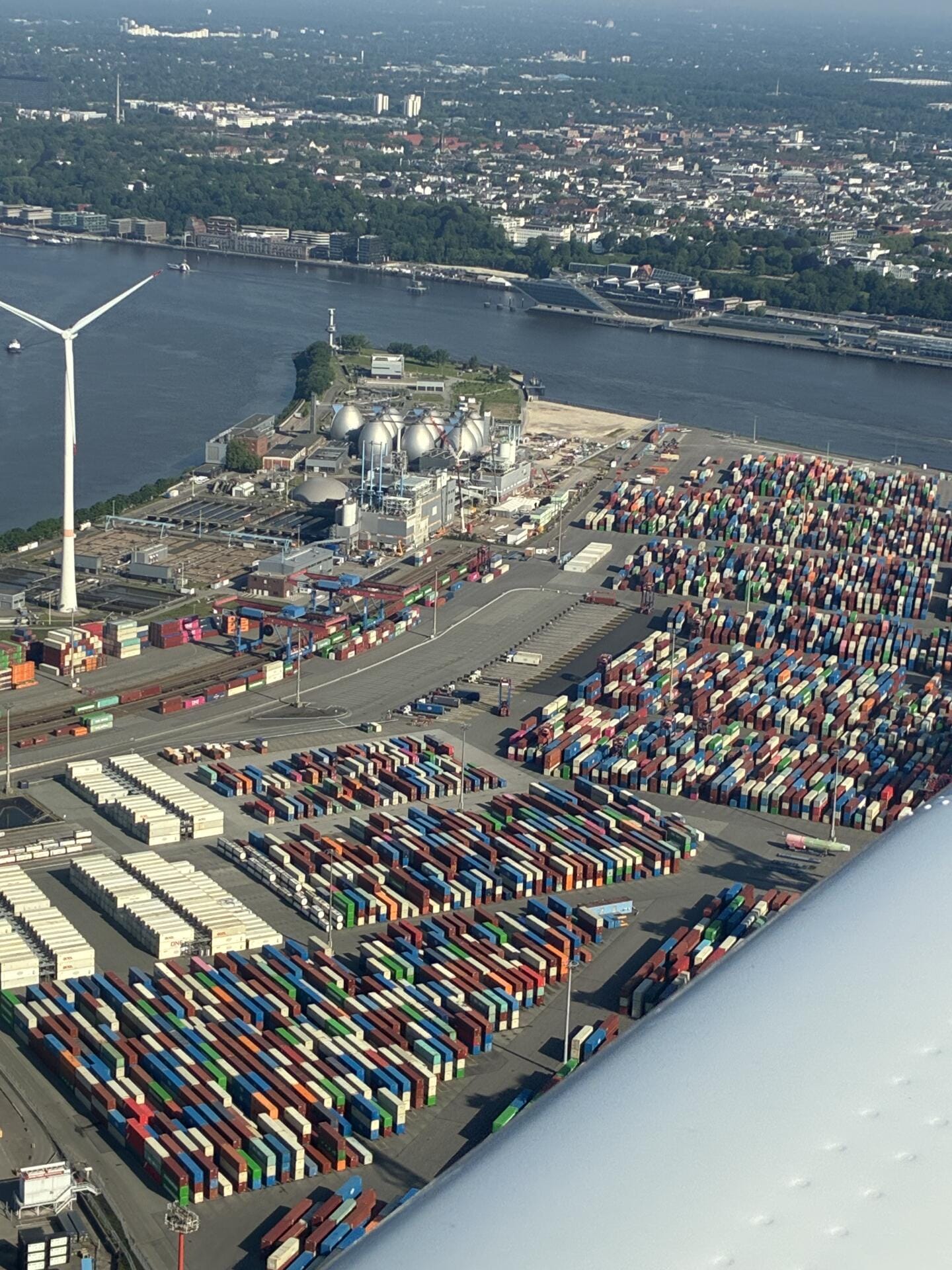 Container zählen 1001,1002,1003 ... :)