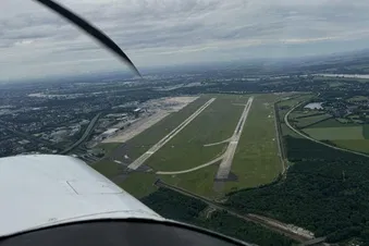 DUS airport runway 23