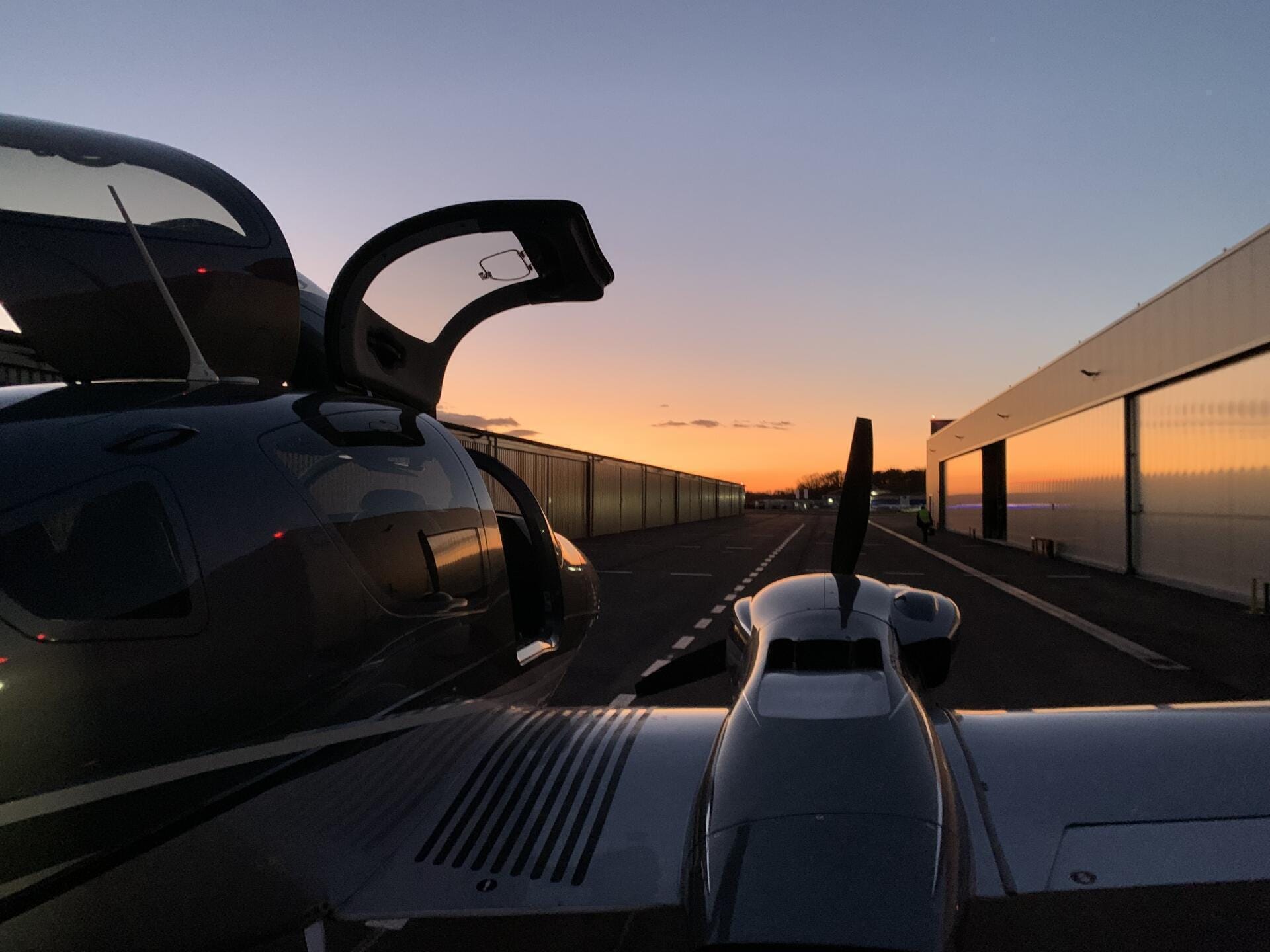 Das Flugzeug DA62 (zwei-motorig) Bequem, sicher und schnell