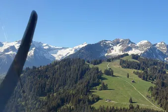 Alpine Escape to Saanen – Scenic Flight the Swiss Alps