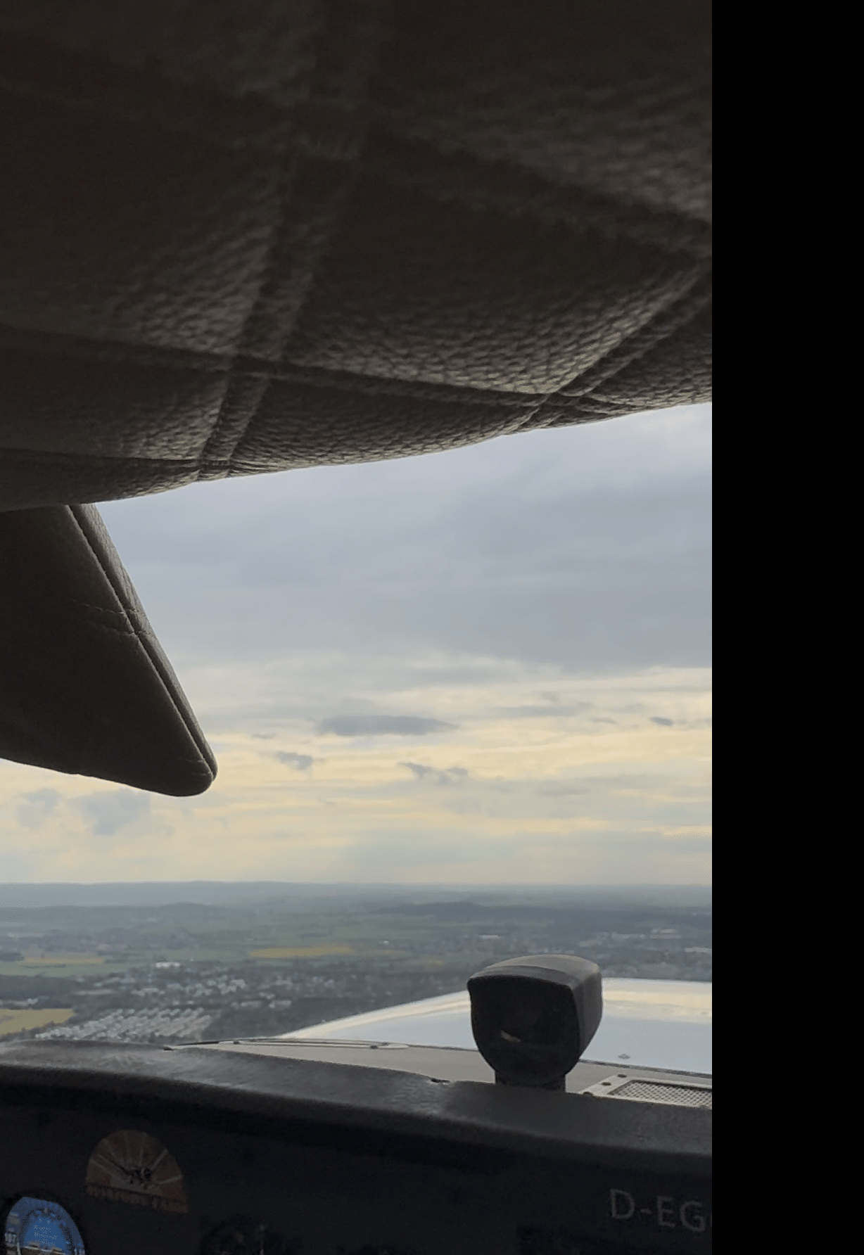 Hannover Rundflug mit blick auf Schloss Marienburg