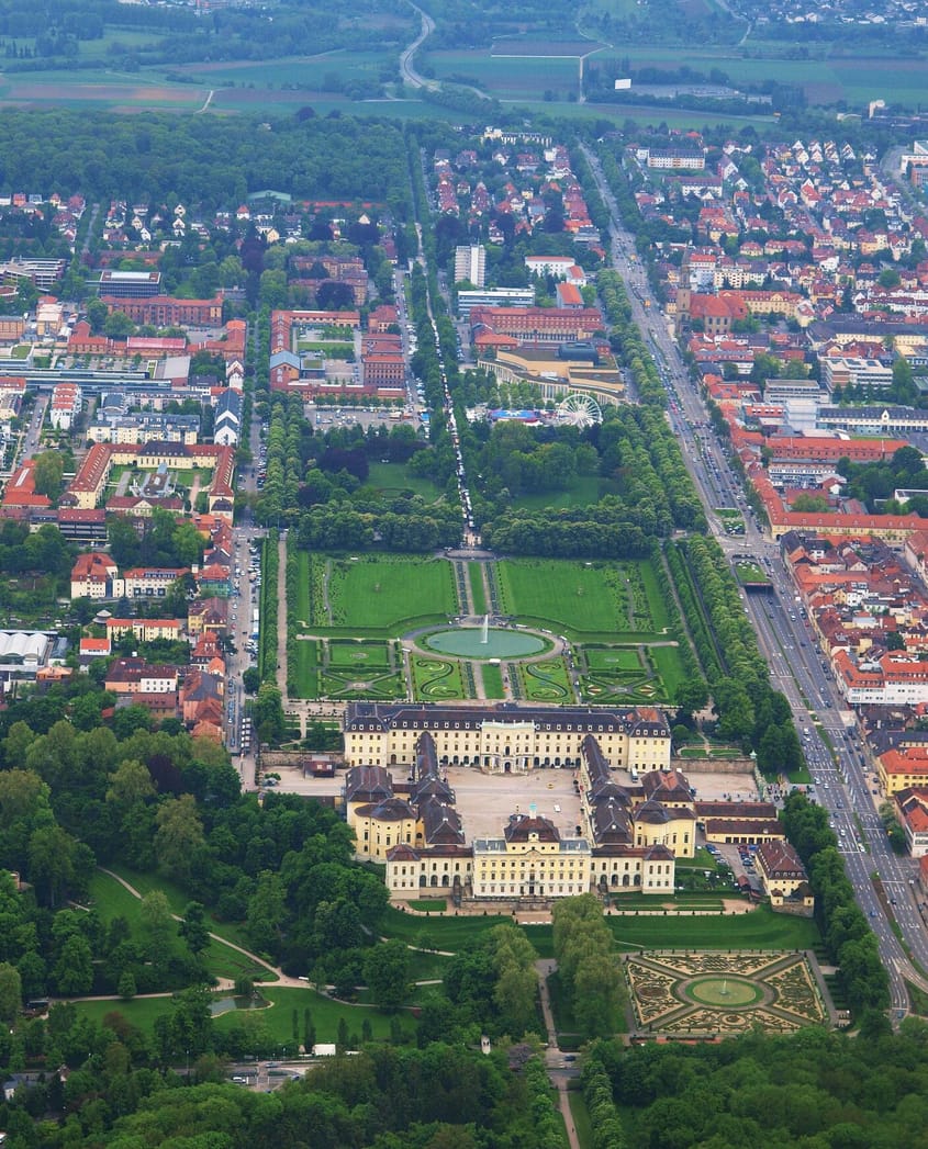 Rundflug vom Baden-Airpark nach Stuttgart und Ludwigsburg