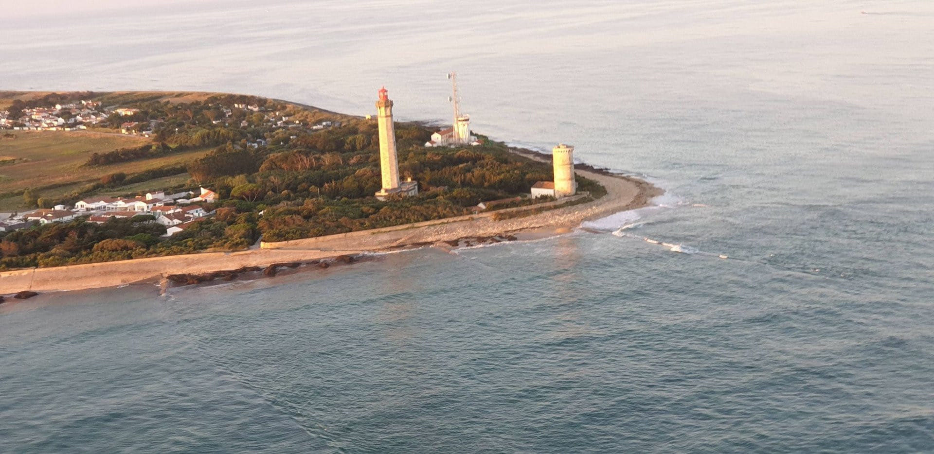 Une journée à la Rochelle, Tour de l'Ile de Ré en avion
