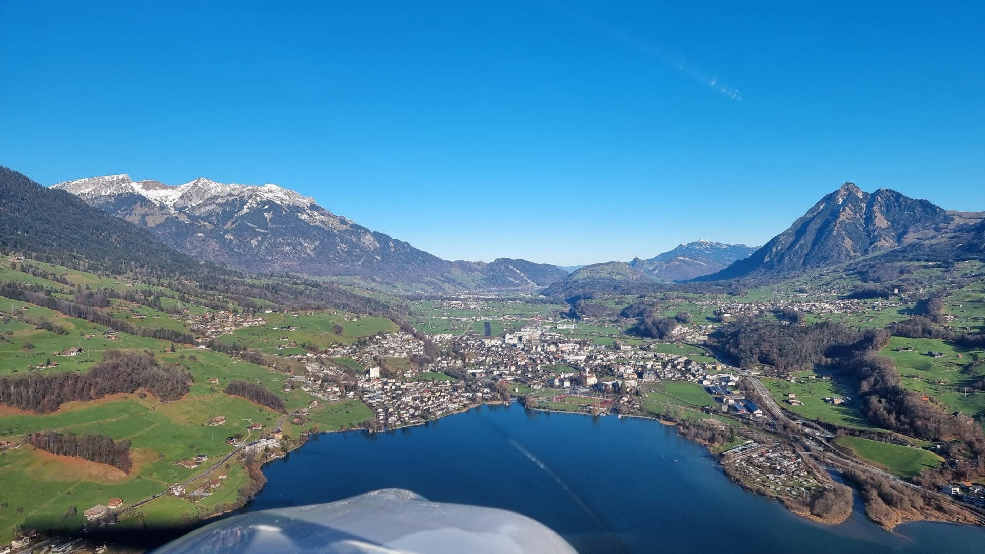 Rundflug in die schönen Innerschweizer Voralpen