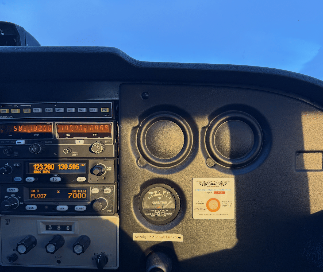 Instrumente im Sonnenlicht