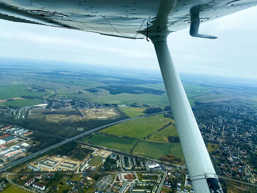 Berlin aus der Luft erkunden mit 1 Person / Cessna 152