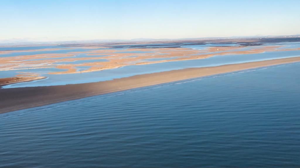 Survol du littoral - Réserve Naturelle de Camargue en hélico