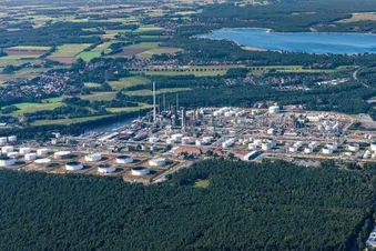 BP-Raffinerie, AKW/Gaskraftwerk