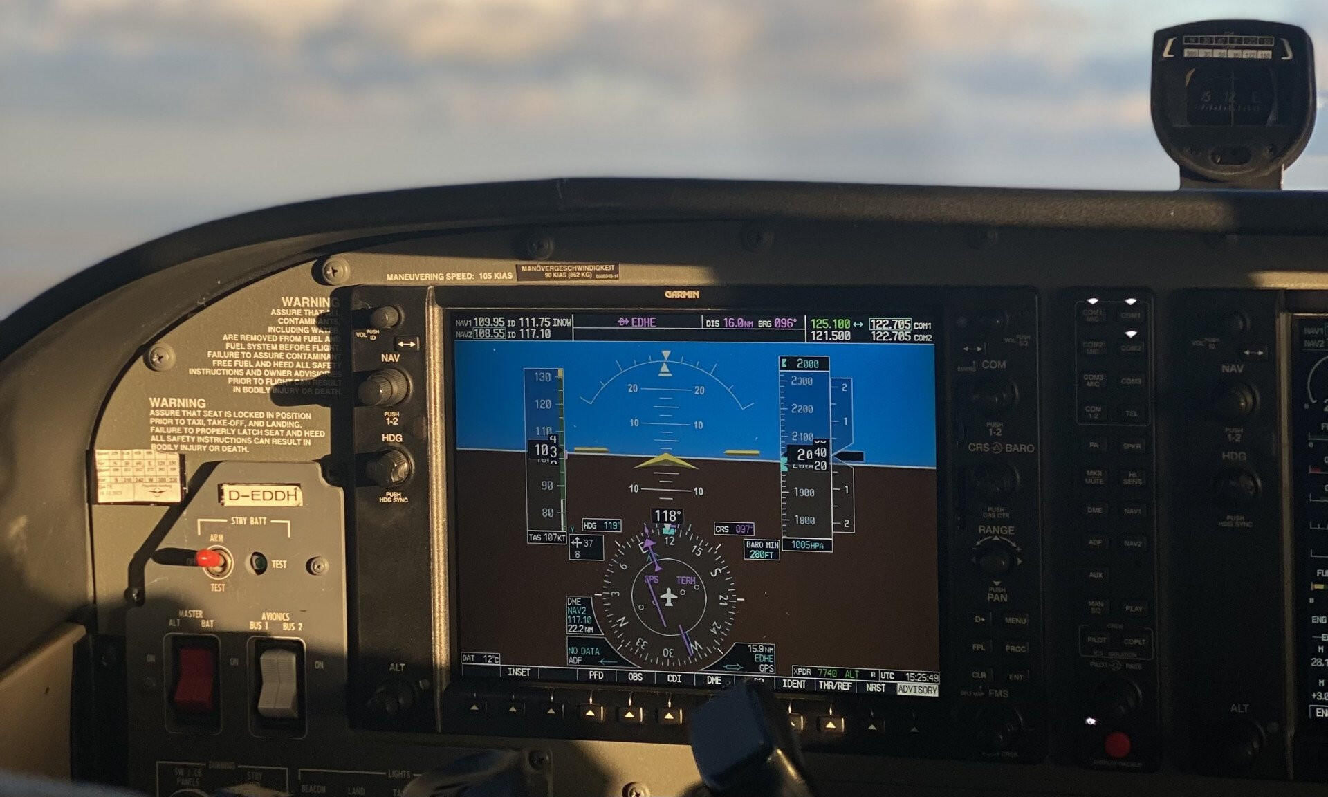 Schnupperflug Cessna 172S Digital-Cockpit + 2 Begleitpers.