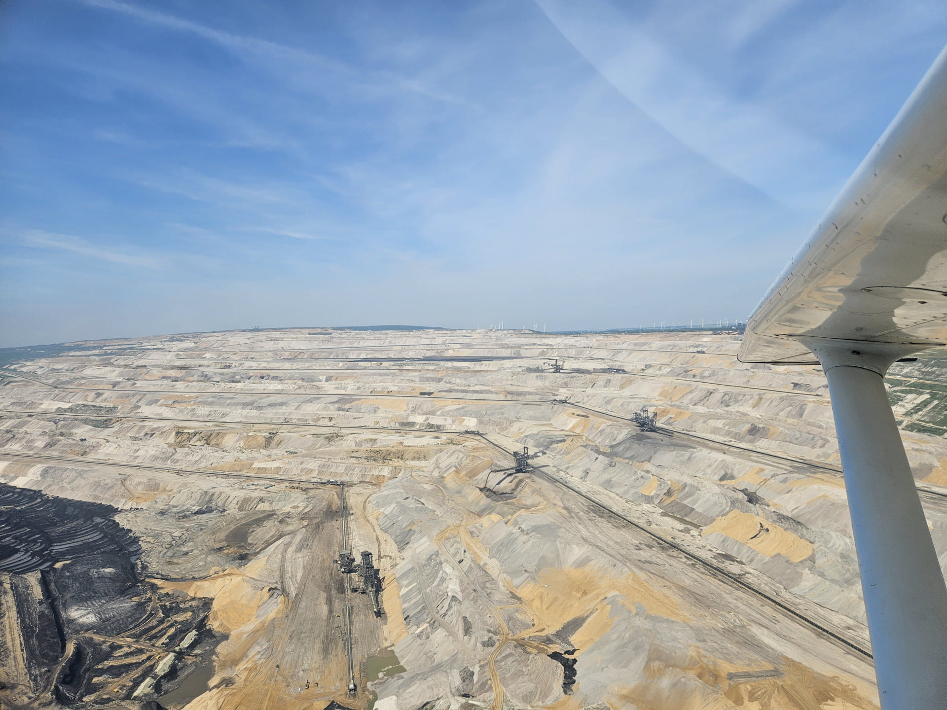 Braunkohleabbaugebiet mit seinen gigantischen Ausmaßen