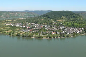 Der Rhein (Raayab at German Wikipedia, Boppard Rheinschleife, CC BY-SA 3.0 DE )