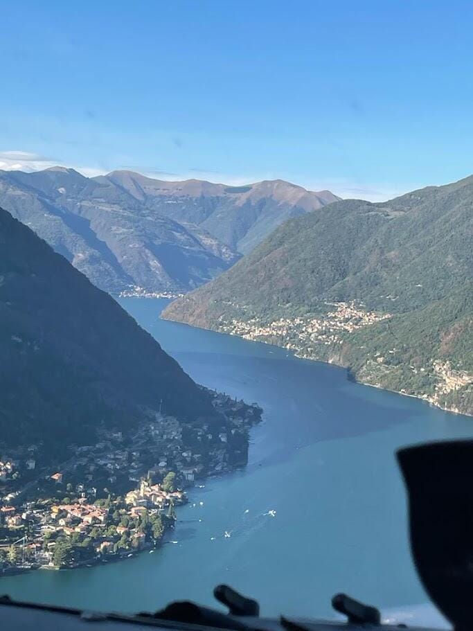 Scenic sightseeing on Como Lake... with air conditioning!