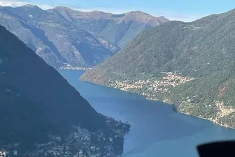 Scenic sightseeing on Como Lake... with air conditioning!