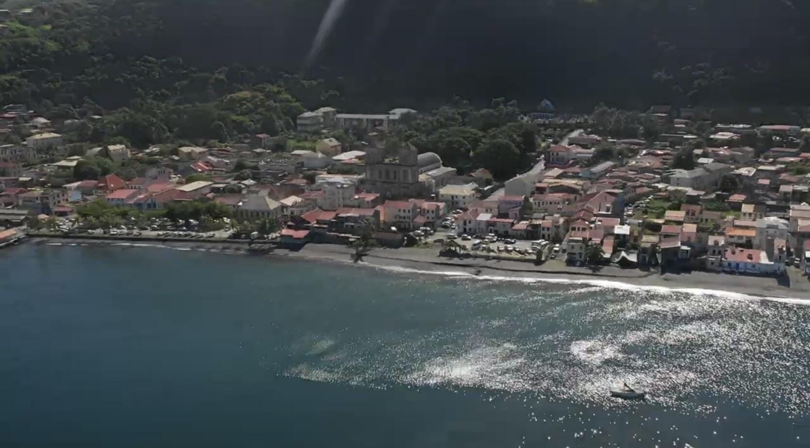 La Martinique, survol nord, Montagne Pelée.