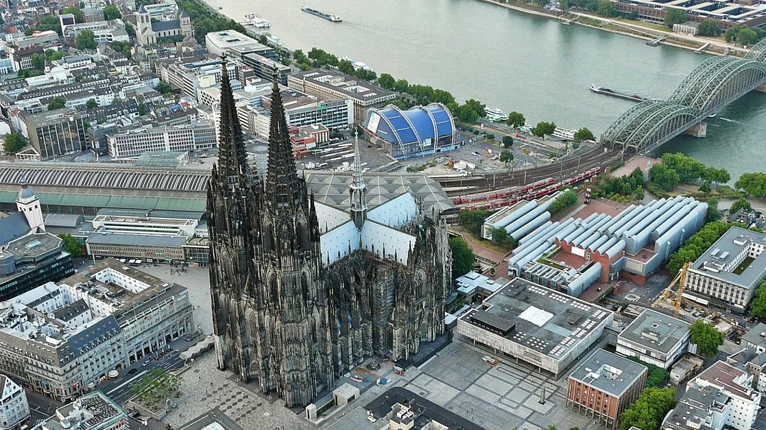 Von Aachen zum Kölner Dom
