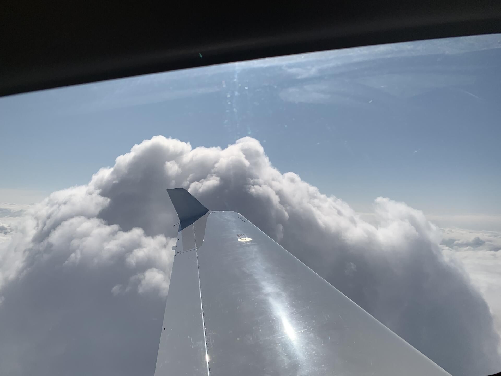 Über den Wolken mit der DA40NG