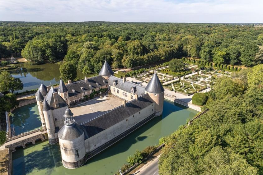 Évasion Aérienne : Châteaux et Loire depuis les Cieux