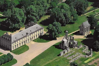 LE GRAND TOUR DES PLUS BEAUX CHATEAUX DE L'OISE