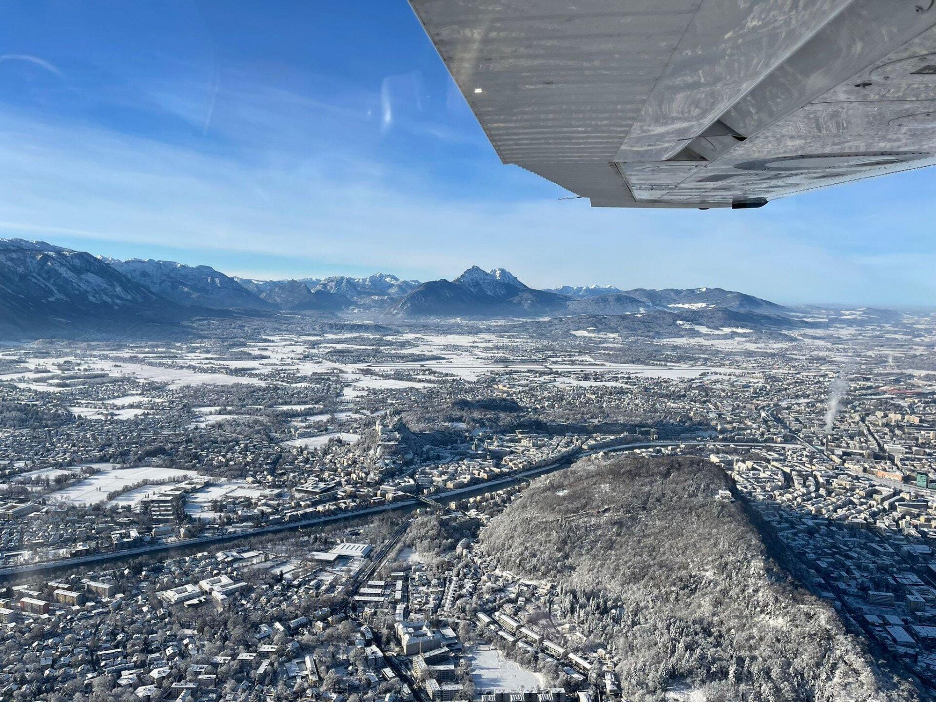 Rundflug ab Salzburg zu Deinem Wunschziel