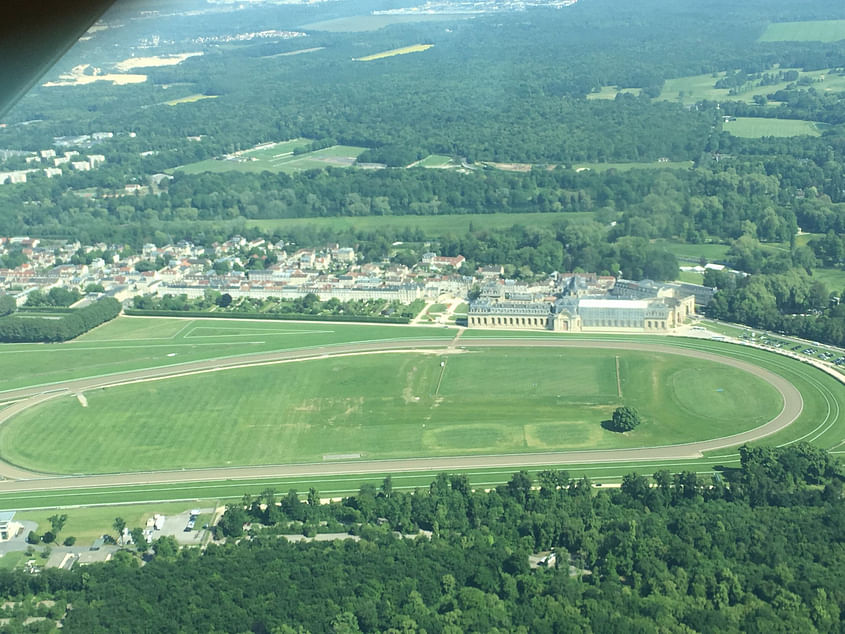 La Seine-et-Marne et ses chateaux mythiques depuis le ciel