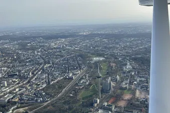 Flug über Tagebau, Kölner Dom und Siebengebirge