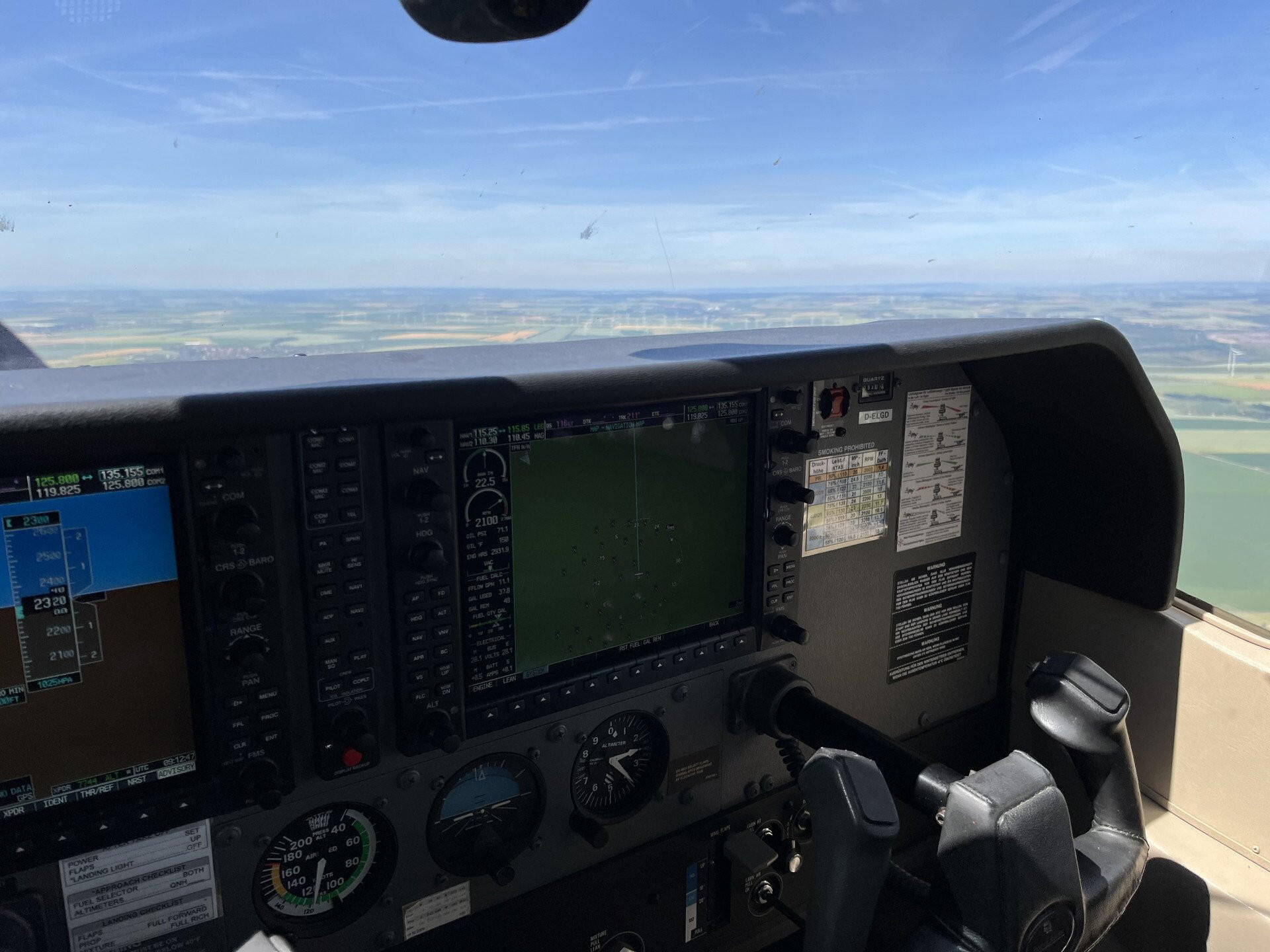 Individueller Rundflug Halle Oppin C182