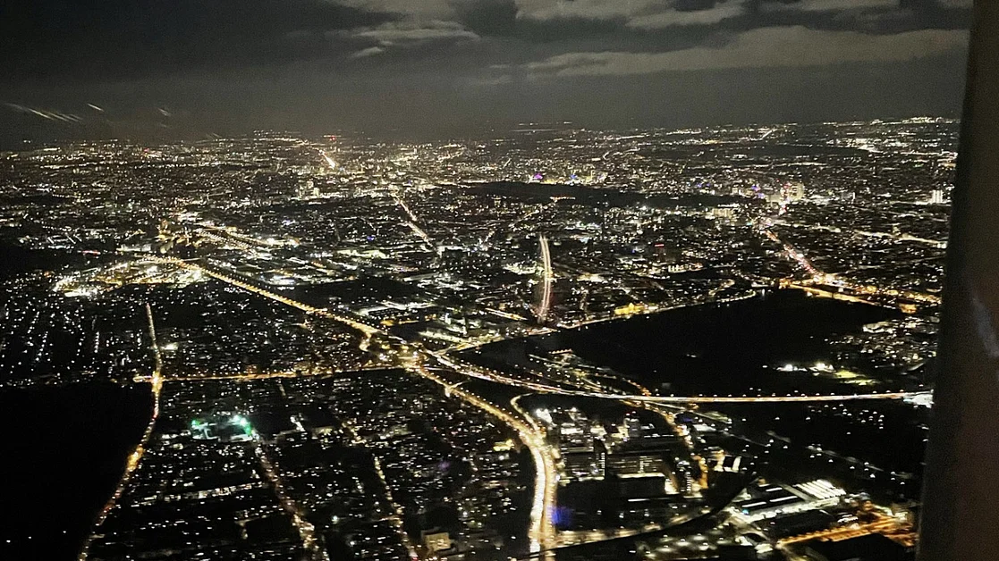 Rundflug über Berlin bei Nacht