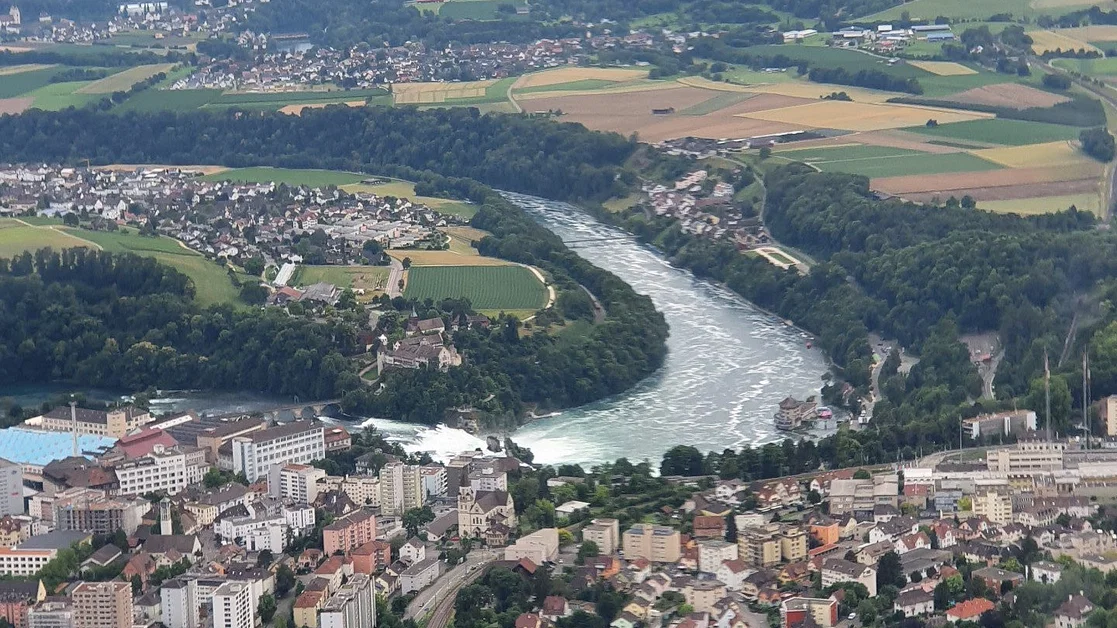 Rundflug mit AT01 zum Rheinfall und Bodensee