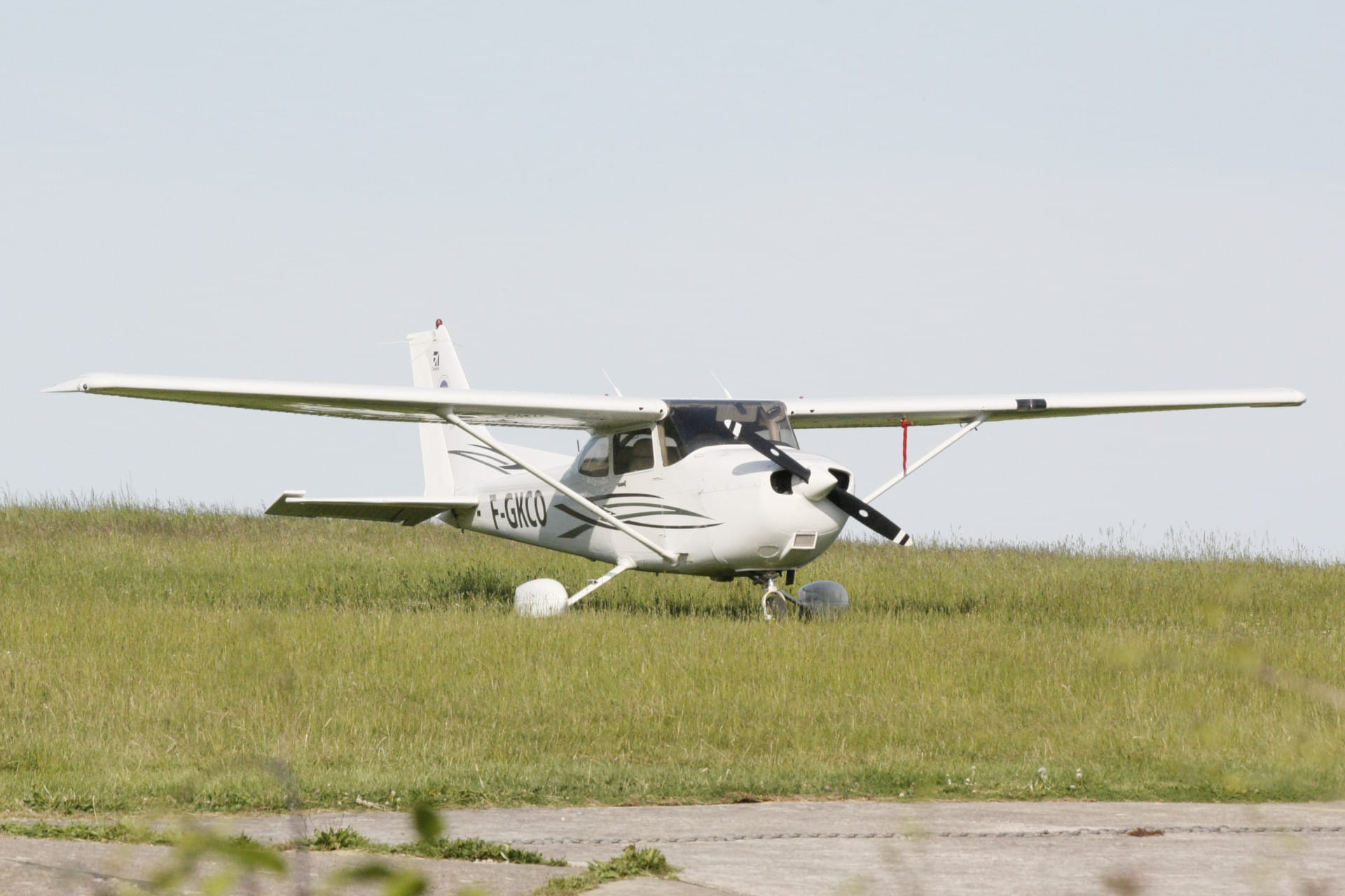 Notre F-GKCO prenant un joli bain de soleil estival après un vol