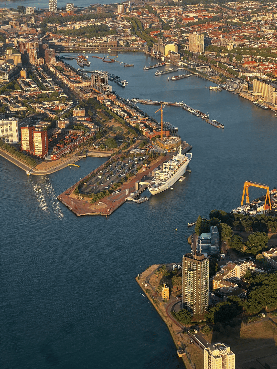 Rondvlucht Rotterdam | Sightseeing Vlucht Skyline