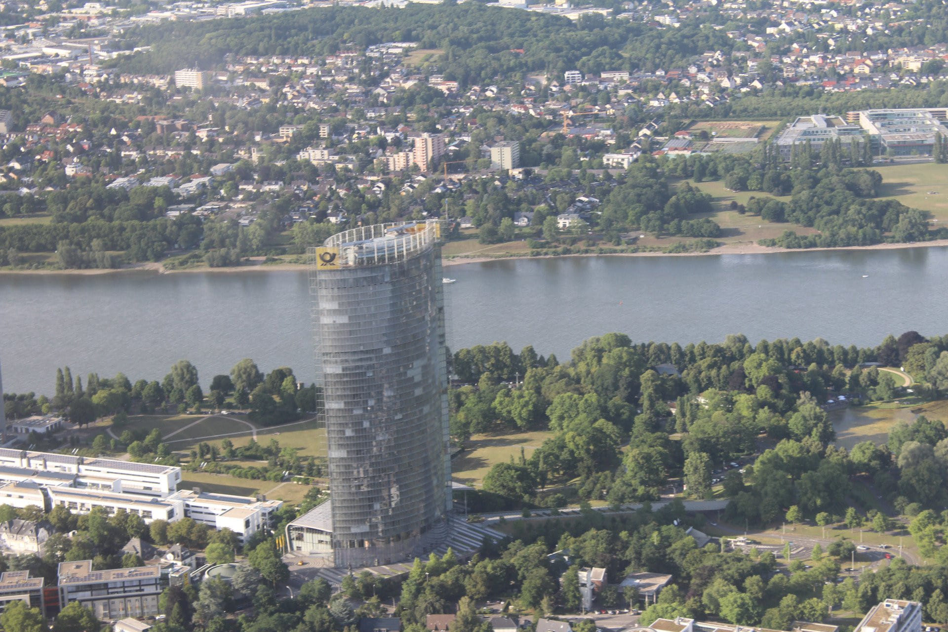 Rundflug: Kölner Dom, Braunkohle und Phantasialand
