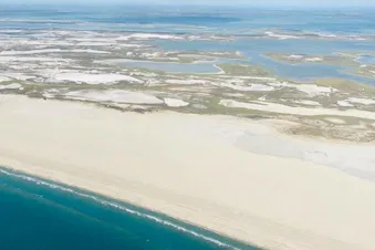 Survol du littoral - Réserve Naturelle de Camargue en hélico