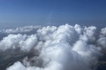 Au départ de Poitiers, la Loire royale vue du ciel
