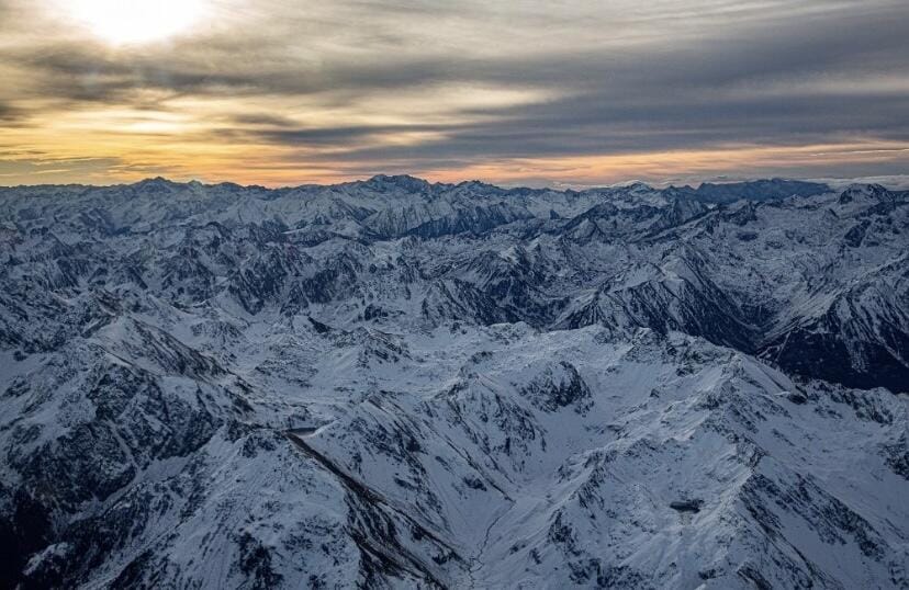 Survol du Pic du Midi et des vallées pyrénéennes depuis Pau