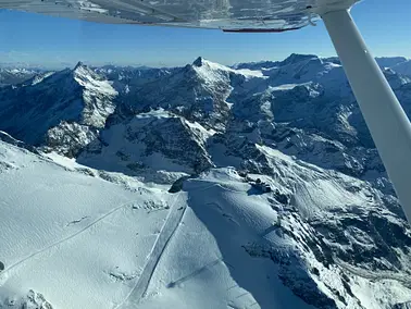 Bergwanderung über die Innerschweiz mit dem Flugzeug!