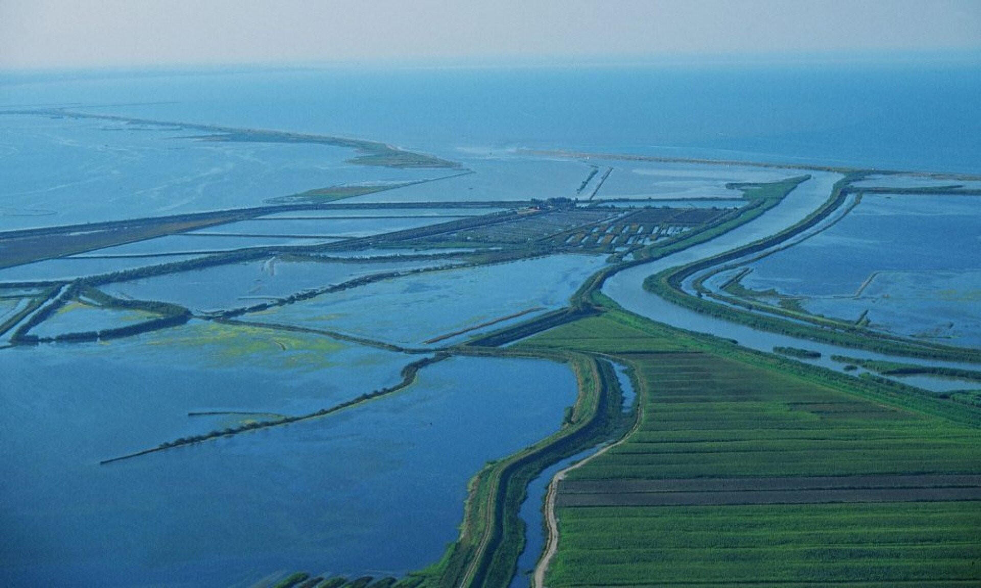 Flight along the Adriatic Coast to Venezia