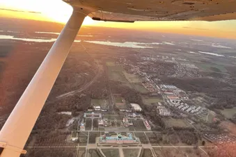 Berlin/Potsdam Umgebung (Sunset) Rundflug mit Tiefanflug BER