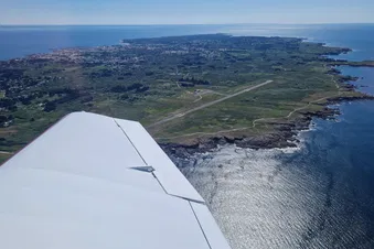 L'aérodrôme de l'île d'Yeu avec sa piste en dur 14-32